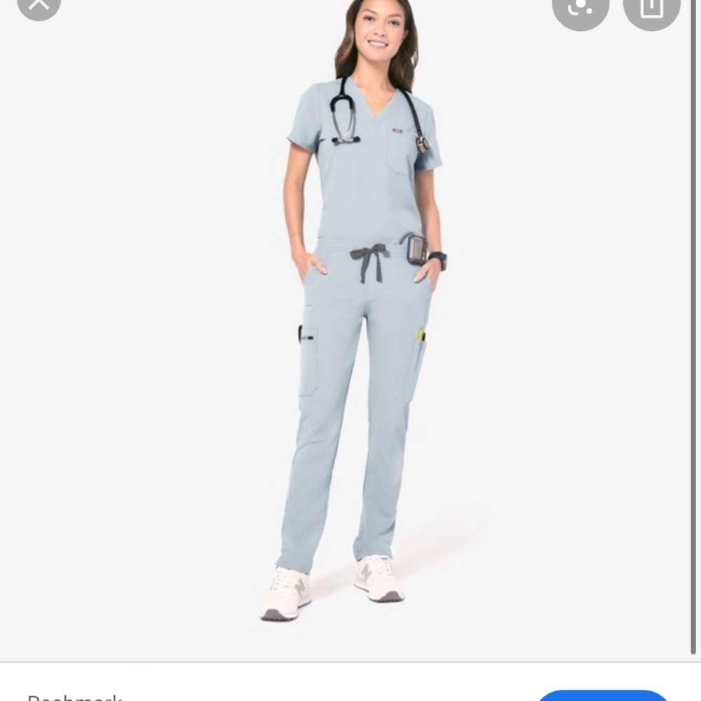 Dusty blue Catarina figs scrub top xs